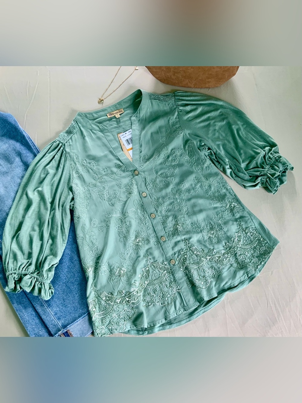 Democracy NWT Sage Green Embroidered Boho Blouse Top Small 3/4 Sleeve